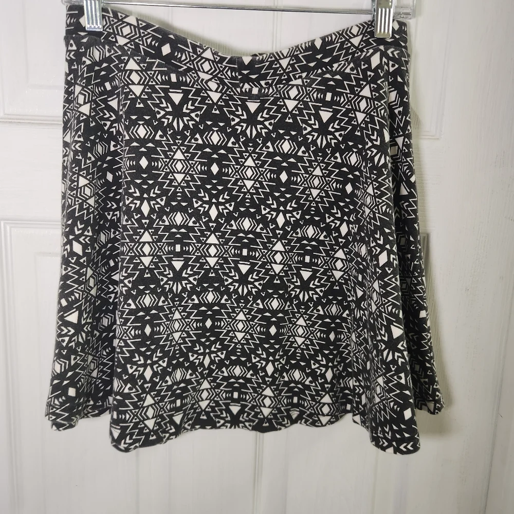 Patterned skirt - Picture 3 of 3